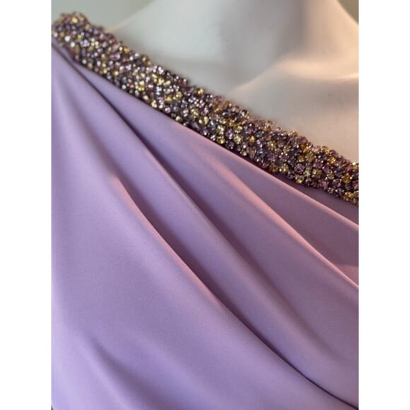 REEM ACRA
Embellished One-Shoulder Crepe Gown. Size 10 - Picture 13 of 13